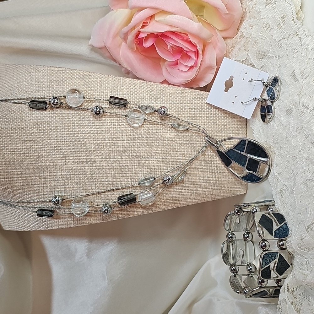 Elegant Silvertone and Blue Jewelry Set